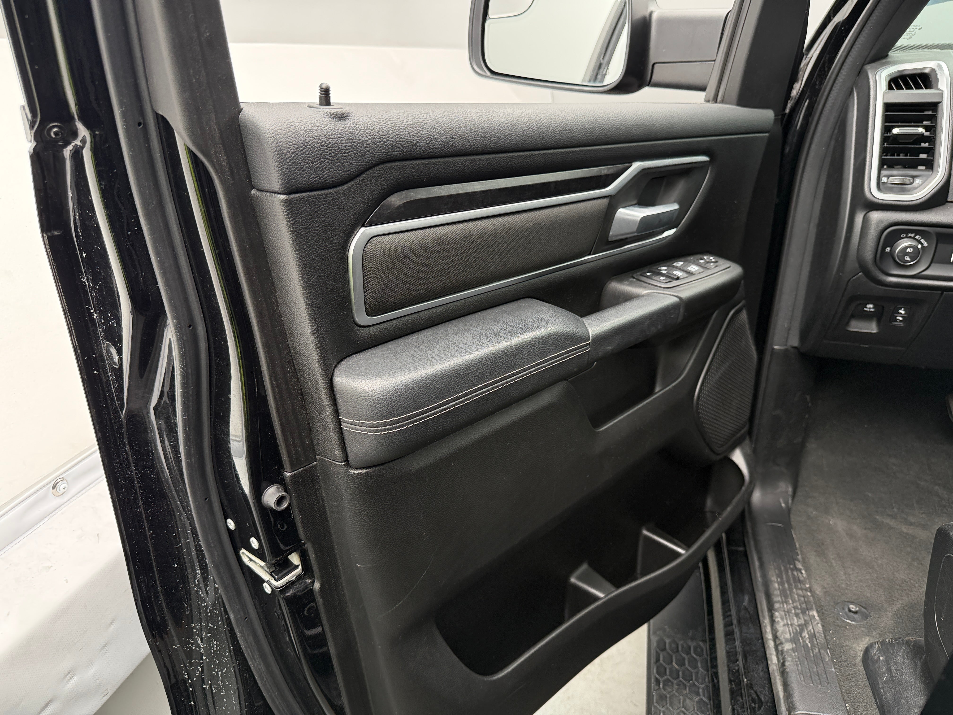 ram ram 1500 pickup 2023 1C6RREFG7PN694205 image ram ram 1500 pickup 2023 1C6RREFG7PN694205 image